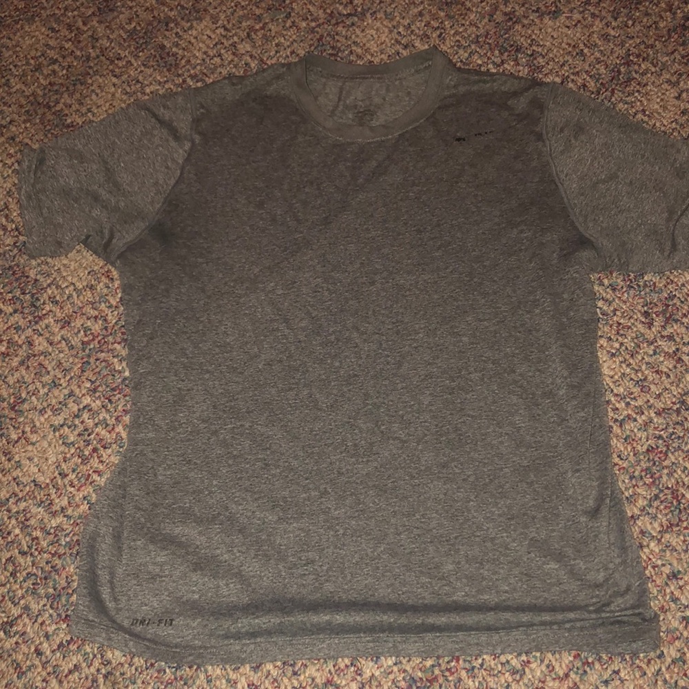 Nike men’s workout shirt L